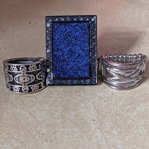 5 vintage rings. 2 free. amazing vintage blue sparkle crystal 7.5